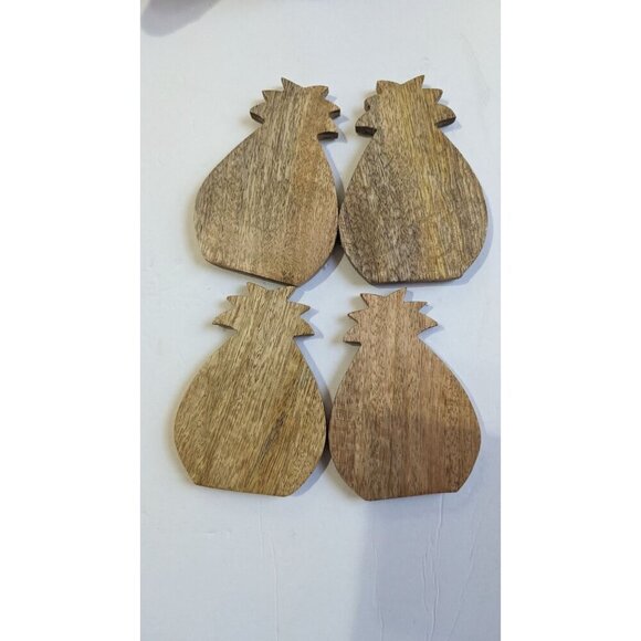 Set Of 4 Pineapple-Shaped Wooden Coasters With Non-Slip Pads tropical - Picture 6 of 7